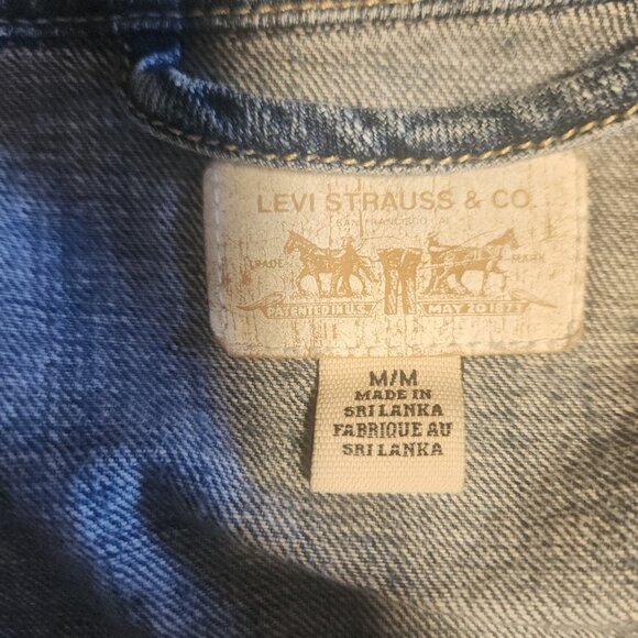 VTG Women’s Levis Denim Jacket Type 1 Cropped Cotton Red Tab Womens Medium - Picture 12 of 16